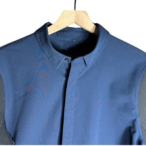 Lululemon Mainstay Hybrid Button Down Shirt - Picture 3 of 8